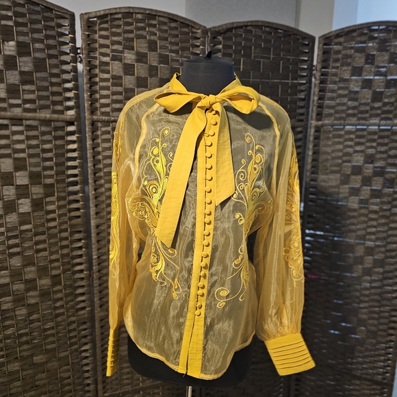 Romantic Blouse - Picture 4 of 6